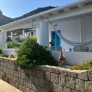 https://la-sirena-panarea-island.sicilyhotelsitaly.net